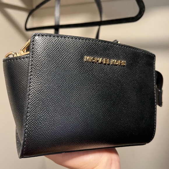 Michael Kors mini Selma crossbody bag - Picture 4 of 7